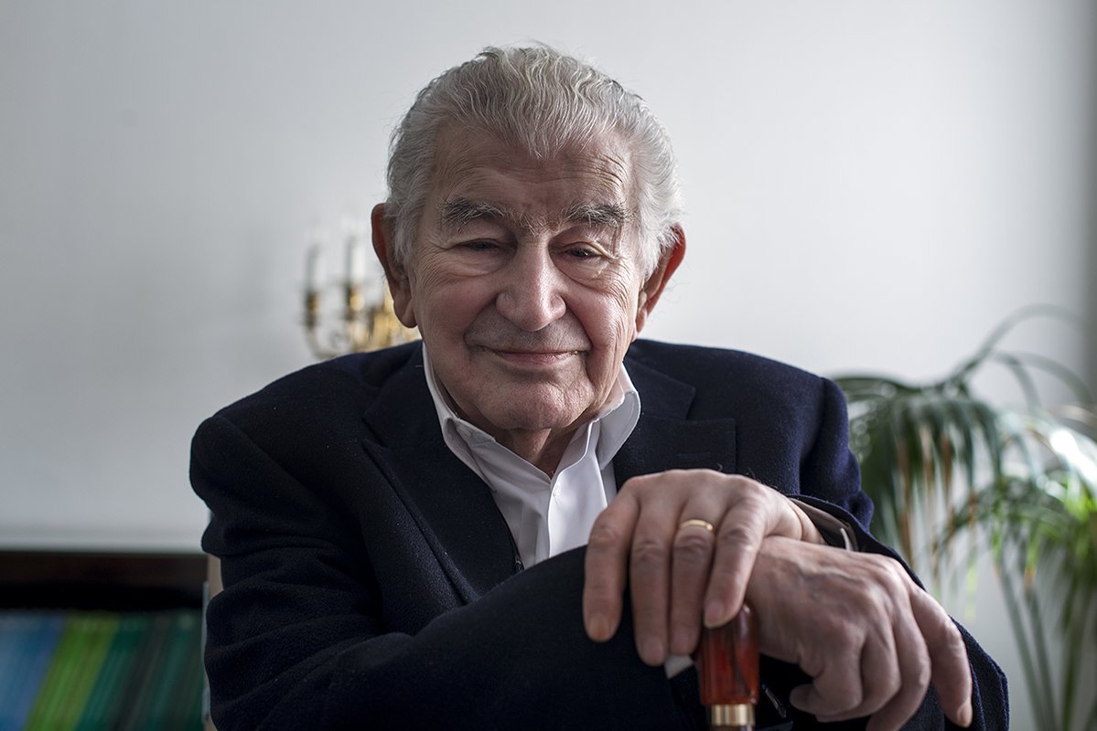 Bluz varrezash - Antonio Gamoneda